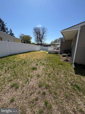 14 KENT AVE, Maple Shade, NJ 08052