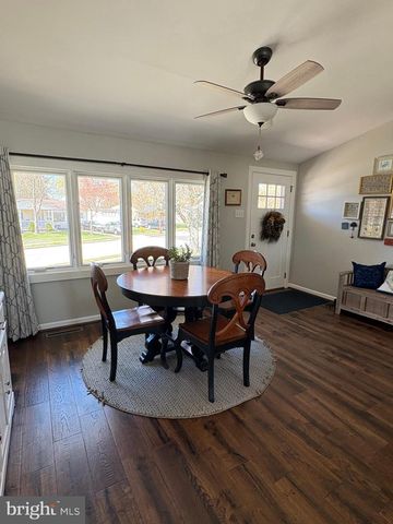 14 KENT AVE, Maple Shade, NJ 08052