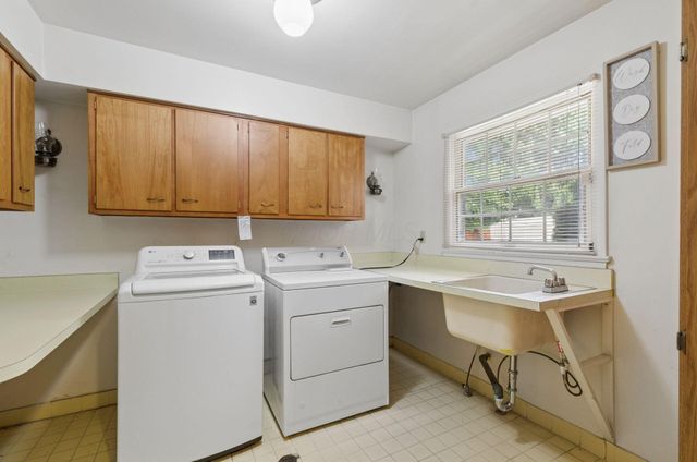 2666 Mitzi Drive, Columbus, OH 43209