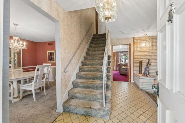 2666 Mitzi Drive, Columbus, OH 43209