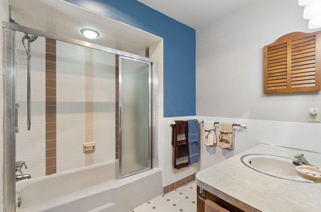 2666 Mitzi Drive, Columbus, OH 43209
