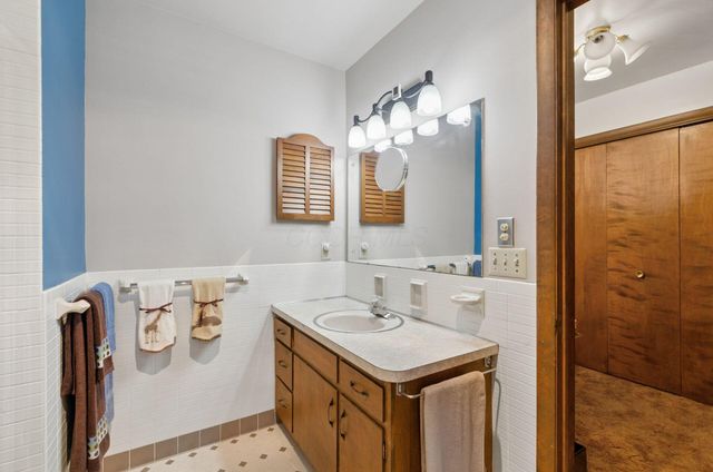 2666 Mitzi Drive, Columbus, OH 43209