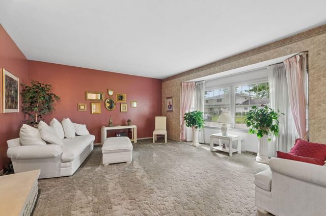 2666 Mitzi Drive, Columbus, OH 43209