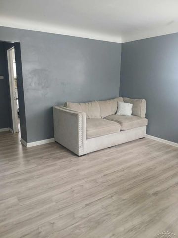 916 Mann Street, Flint, MI 48503