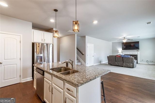 809 Joy Drive, Hoschton, GA 30548