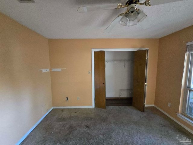 7053 Gandy Dr, Navarre, FL 32566