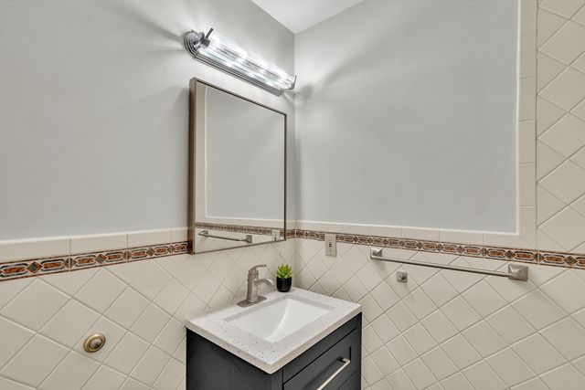 120 Massachusetts Ave 120, Lexington, MA 02420