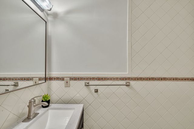 120 Massachusetts Ave 120, Lexington, MA 02420