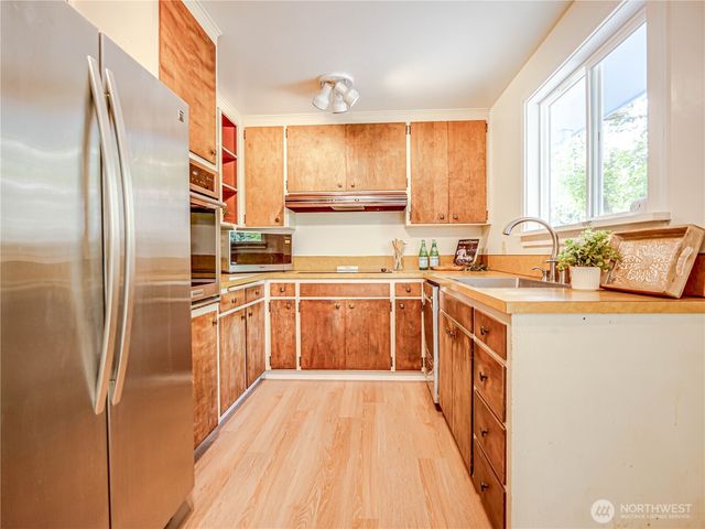 110 N 201st Street, Shoreline, WA 98133