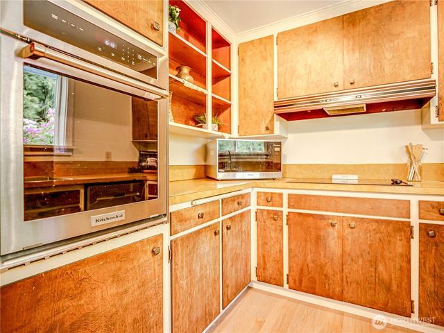 110 N 201st Street, Shoreline, WA 98133
