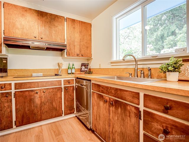 110 N 201st Street, Shoreline, WA 98133