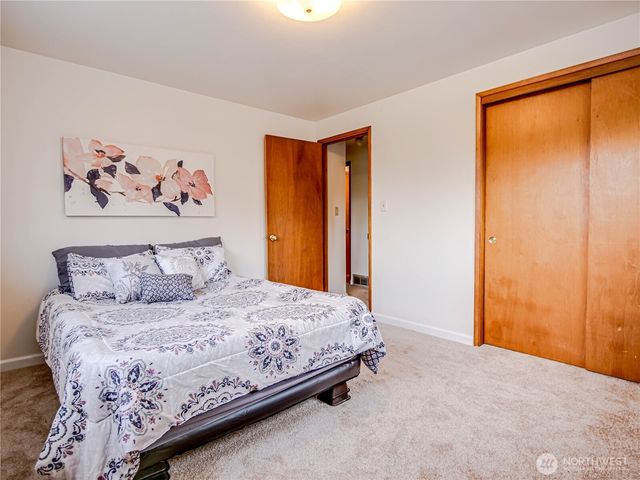 110 N 201st Street, Shoreline, WA 98133