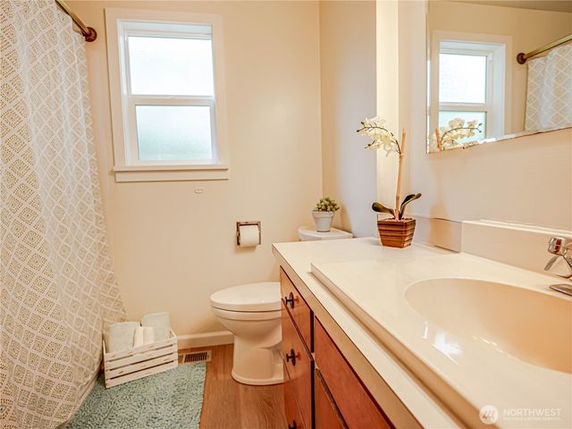 110 N 201st Street, Shoreline, WA 98133