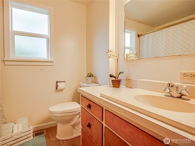 110 N 201st Street, Shoreline, WA 98133