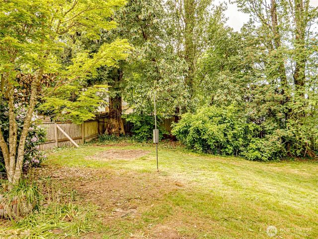 110 N 201st Street, Shoreline, WA 98133