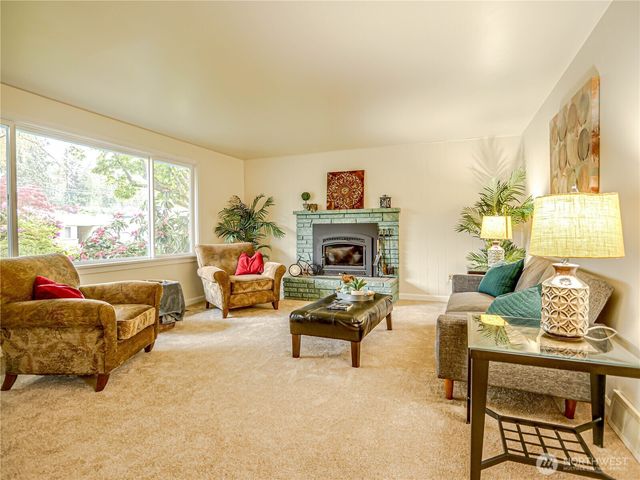110 N 201st Street, Shoreline, WA 98133