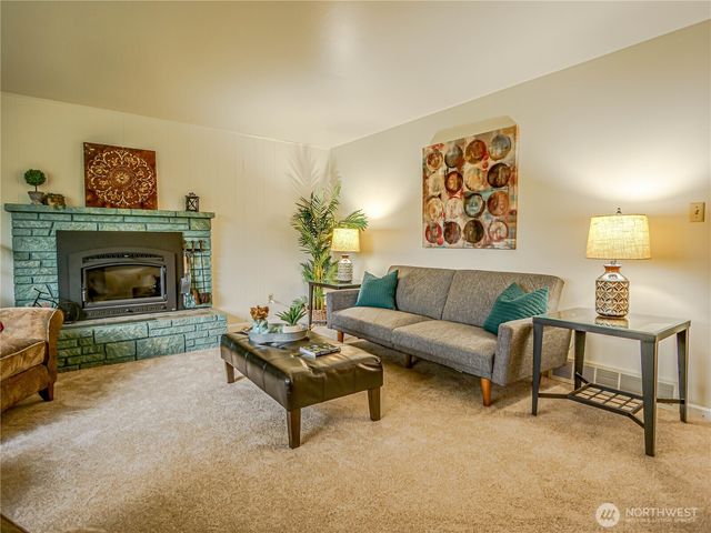 110 N 201st Street, Shoreline, WA 98133