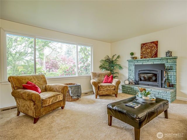 110 N 201st Street, Shoreline, WA 98133