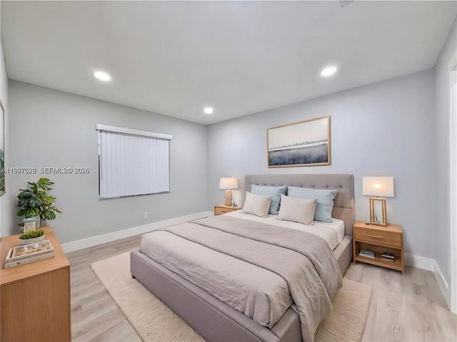 9254 NW 18th St, Pembroke Pines, FL 33024