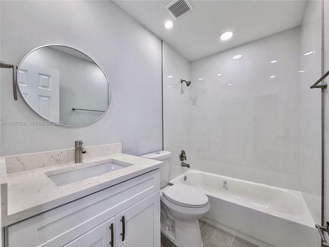 9254 NW 18th St, Pembroke Pines, FL 33024