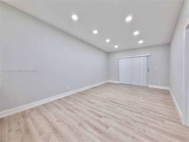 9254 NW 18th St, Pembroke Pines, FL 33024