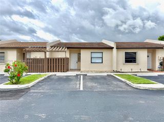 9254 NW 18th St, Pembroke Pines, FL 33024