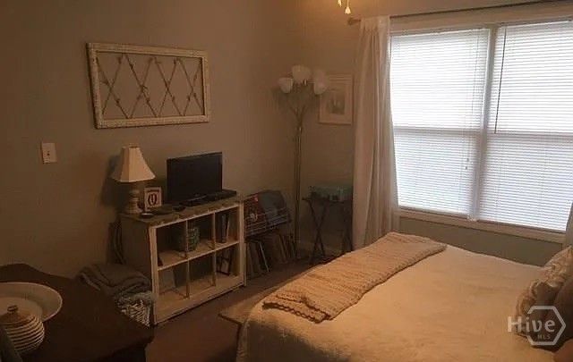 2070 Lakeside Drive, Athens, GA 30605