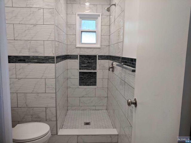 150 Englewood Avenue, Teaneck, NJ 07666