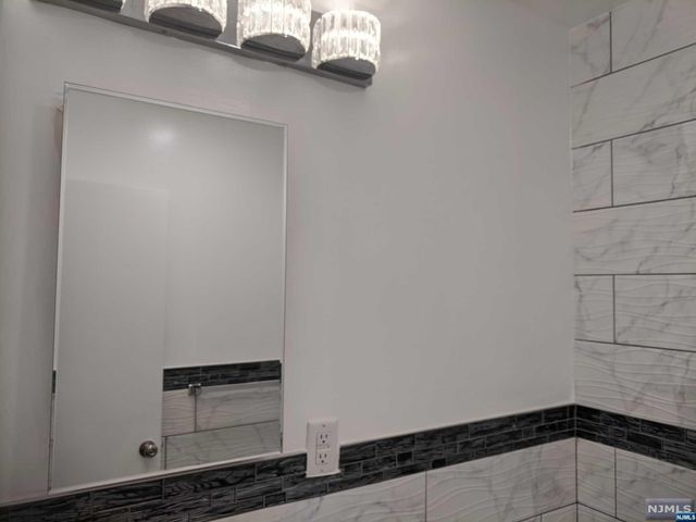 150 Englewood Avenue, Teaneck, NJ 07666