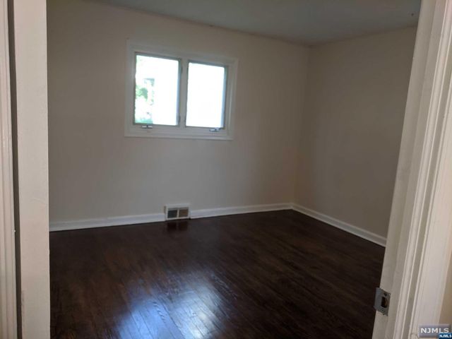 150 Englewood Avenue, Teaneck, NJ 07666