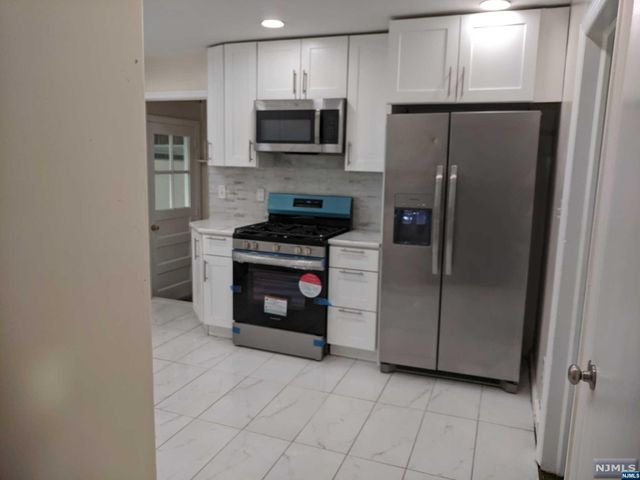 150 Englewood Avenue, Teaneck, NJ 07666