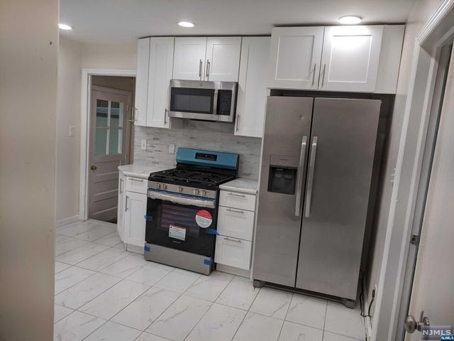 150 Englewood Avenue, Teaneck, NJ 07666
