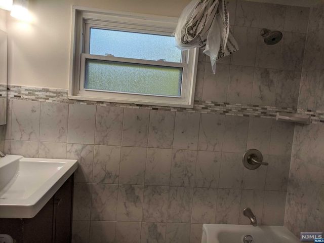 150 Englewood Avenue, Teaneck, NJ 07666