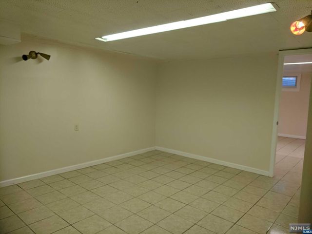 150 Englewood Avenue, Teaneck, NJ 07666
