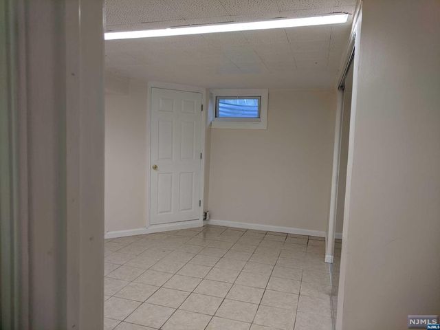 150 Englewood Avenue, Teaneck, NJ 07666
