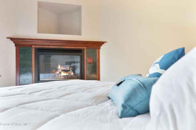 8533 N TARTAN DR, Hayden, ID 83835