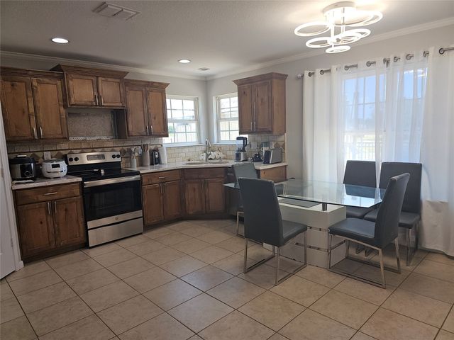 704 Camino Del Rosas, Woodway, TX 76712