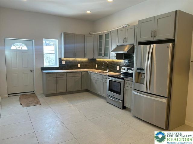 134 South 3rd Street Apt B, Coplay Boro, PA 18037