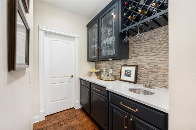 602 S Sunnyside Avenue, Elmhurst, IL 60126