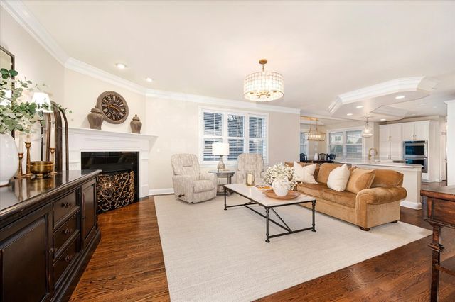 602 S Sunnyside Avenue, Elmhurst, IL 60126