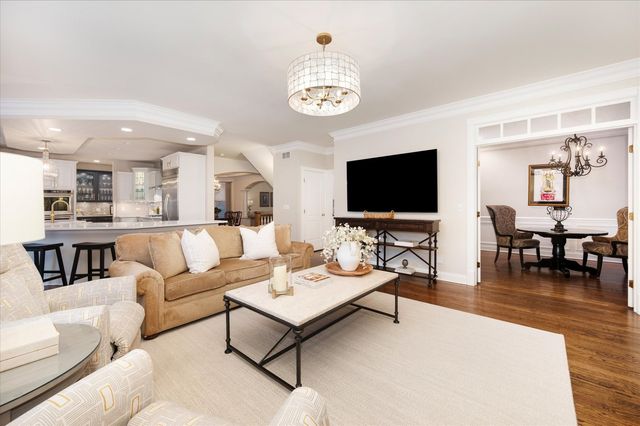 602 S Sunnyside Avenue, Elmhurst, IL 60126