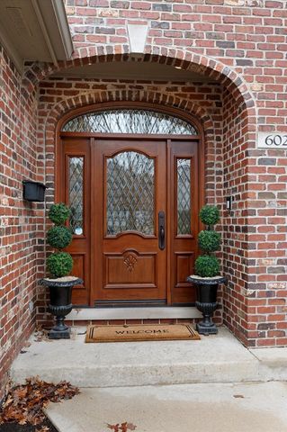 602 S Sunnyside Avenue, Elmhurst, IL 60126