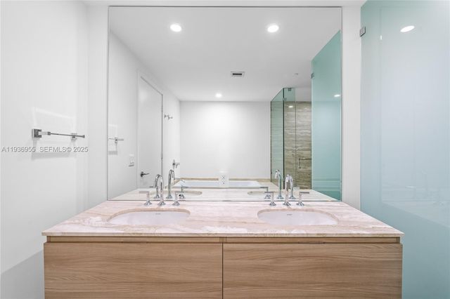 2900 NE 7th Ave 1402, Miami, FL 33137