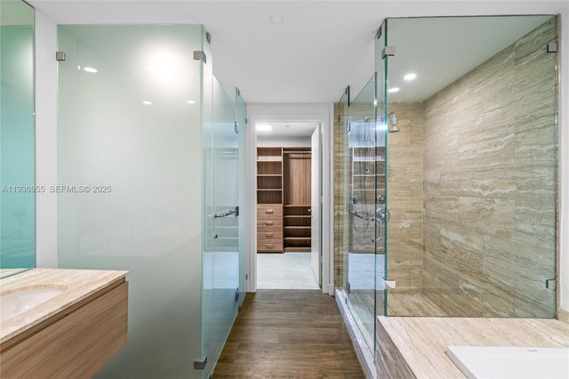 2900 NE 7th Ave 1402, Miami, FL 33137