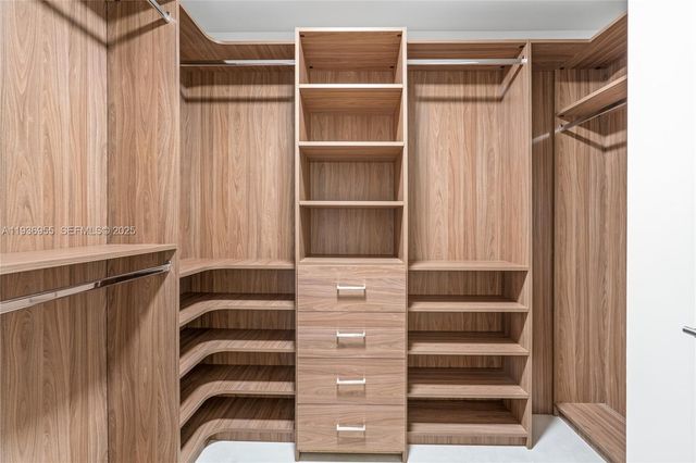 2900 NE 7th Ave 1402, Miami, FL 33137