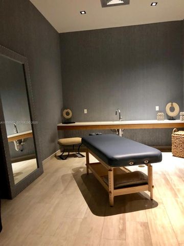 2900 NE 7th Ave 1402, Miami, FL 33137