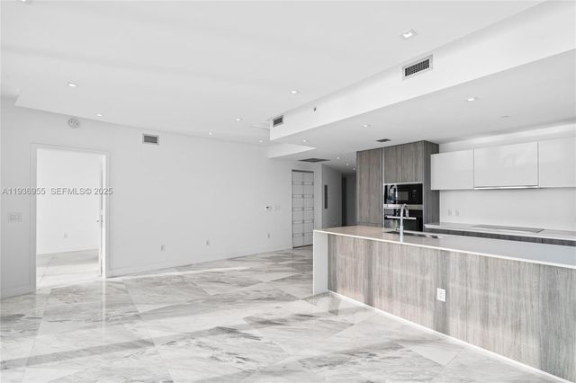 2900 NE 7th Ave 1402, Miami, FL 33137