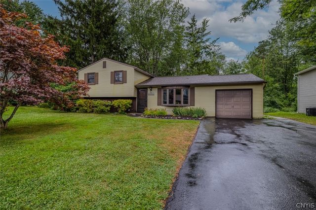 8059 Spruce Hill Drive, Clay, NY 13041