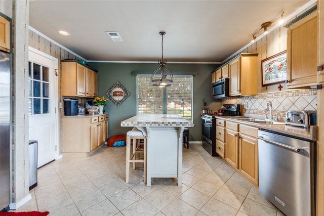 3061 Waterfront Circle, Garland, TX 75042