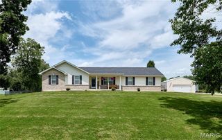 205 Hickory Farms Drive, Hawk Point, MO 63349